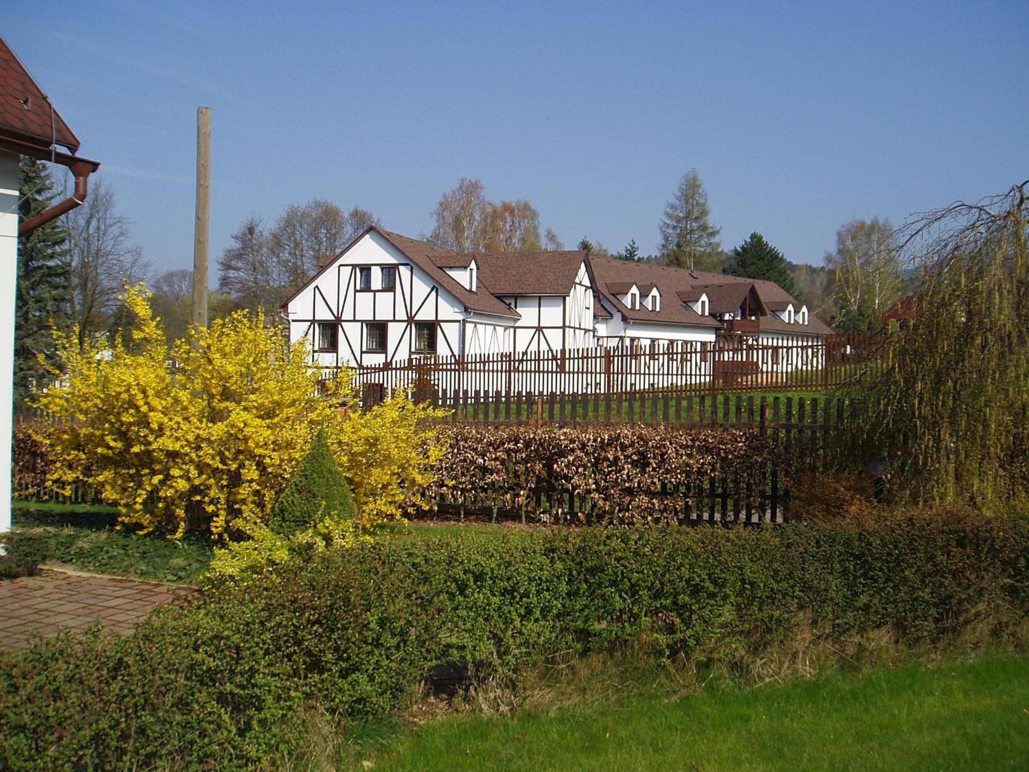 Restaurace a Penzion Česká Hospoda Heřmanice Exterior foto