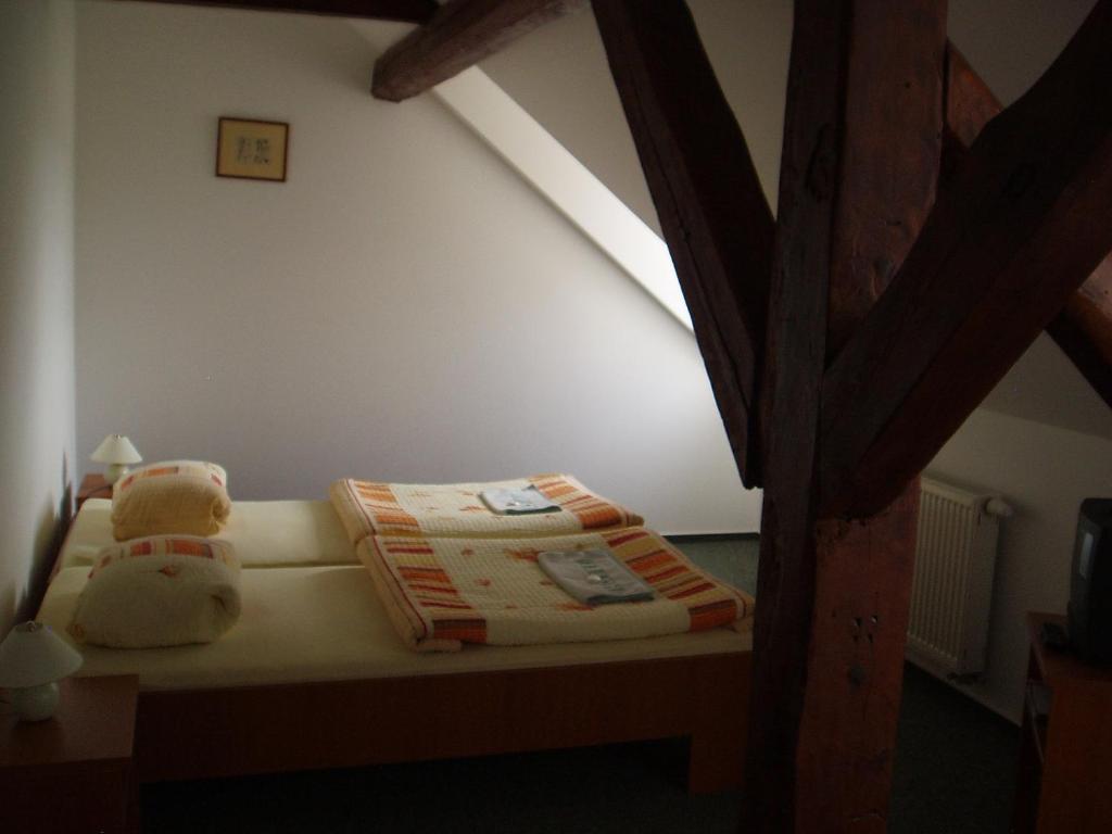 Restaurace a Penzion Česká Hospoda Heřmanice Habitación foto
